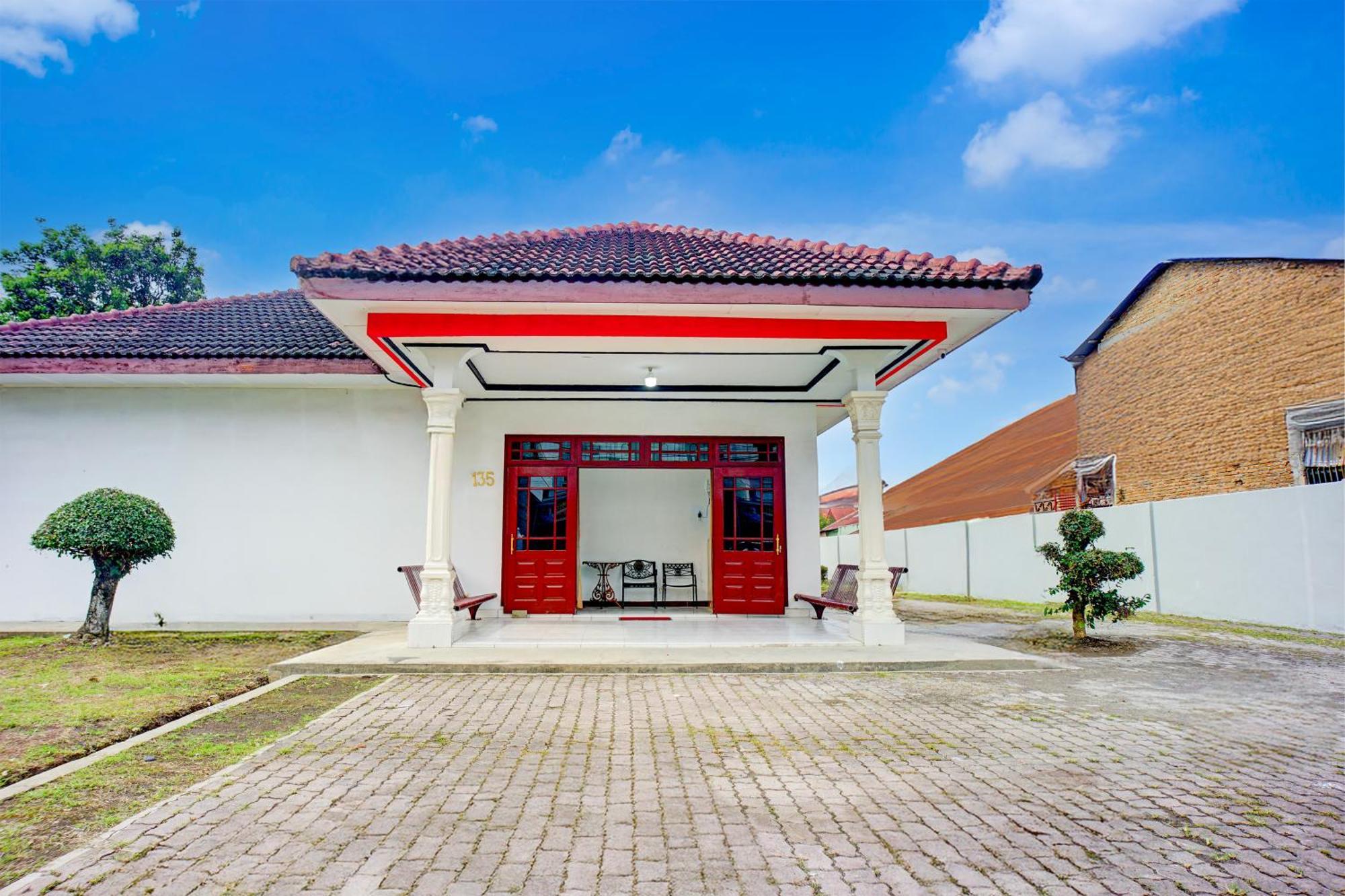 Hotel O Krakatau Near Universitas Muhammadiya Sumatra Utara Umsu Medan Exterior foto